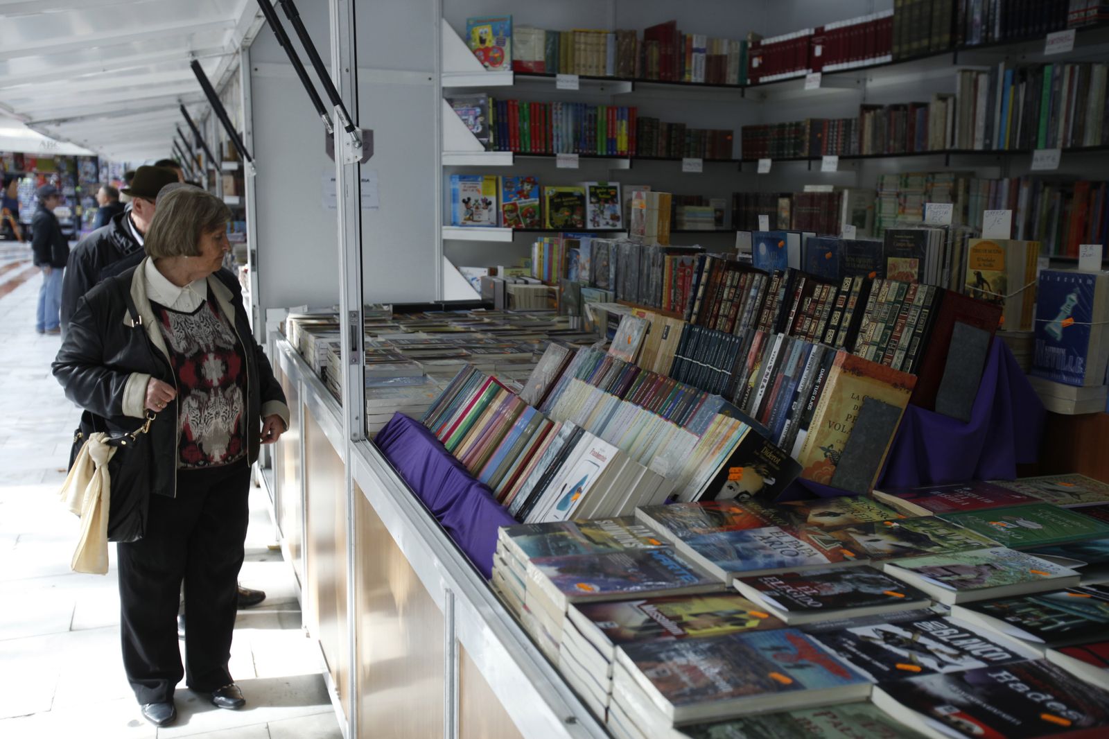 Las novedades son una hermosa paradoja en la Feria del Libro Antiguo y de Ocasión.