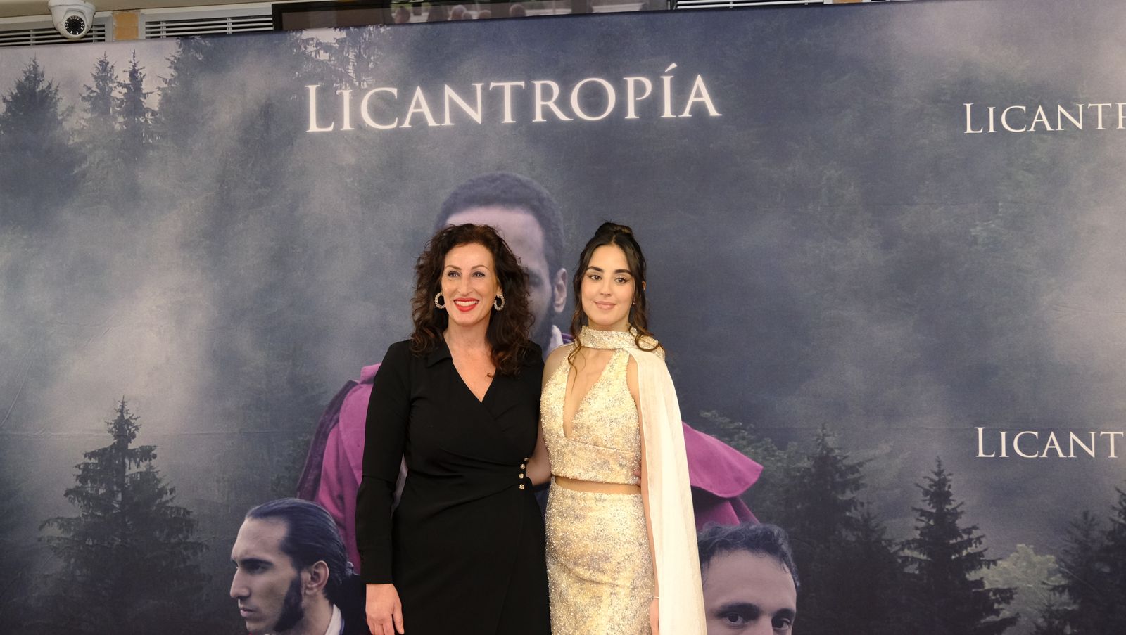 Imágenes del estreno en Almería de la película Licantropía