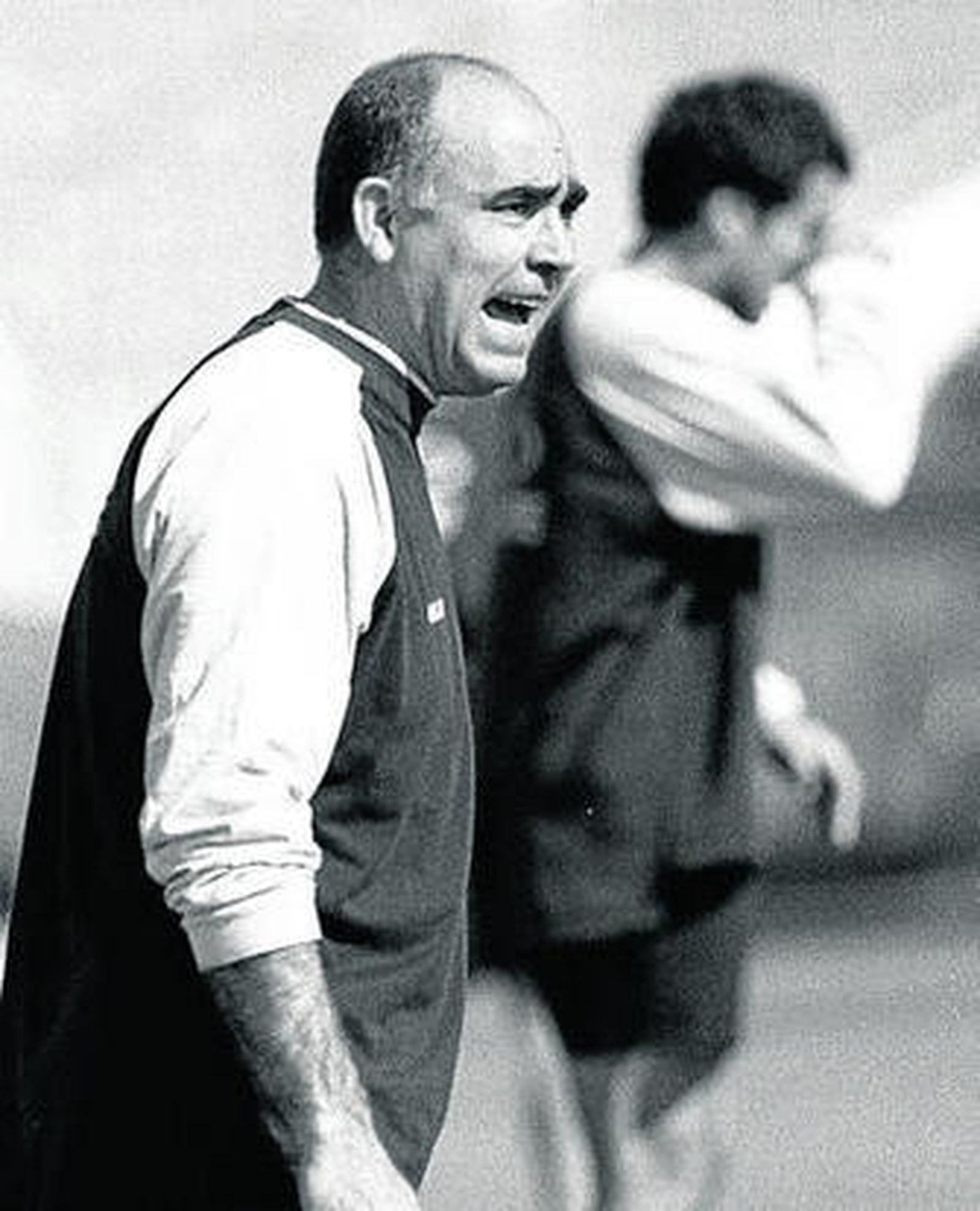 Con Emilio Cruz y Juan Antonio Sánchez Franzón también se alinearon siete partidos sin ganar en la temporada 1999/2000.