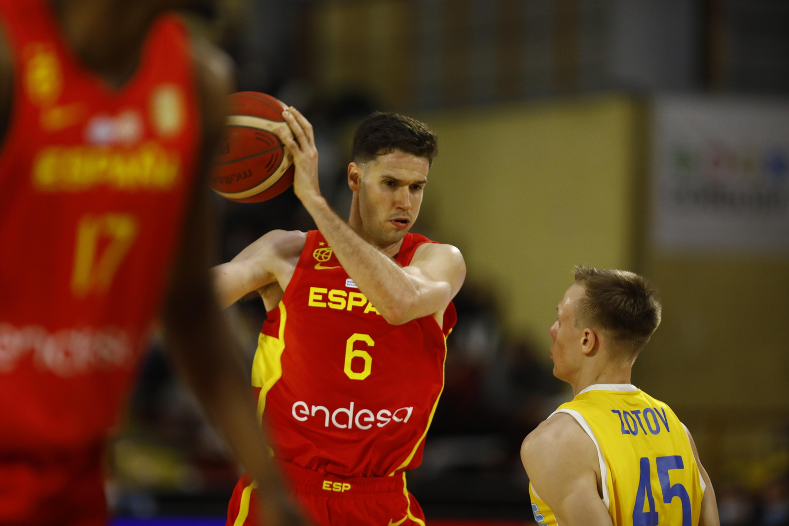 Las imágenes del emotivo encuentro entre España y Ucrania en Córdoba