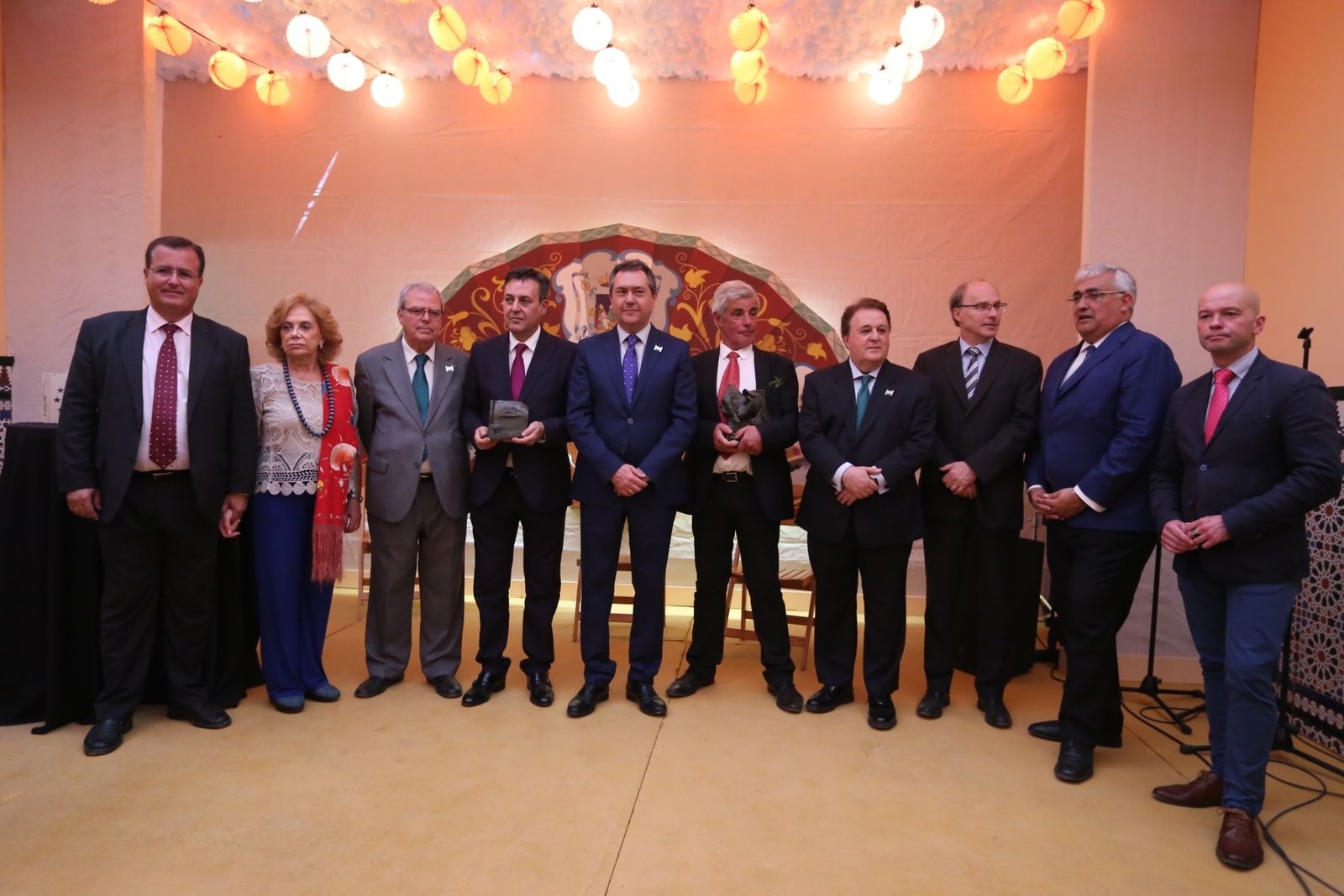 Responsables de Mercasevilla y de pescados: Ignacio Lloret, Jesús Estela, José Alonso, Jesús Espinosa, Salvador Pérez, José María Morillo, Pedro Ordóñez y Miguel Sáez.