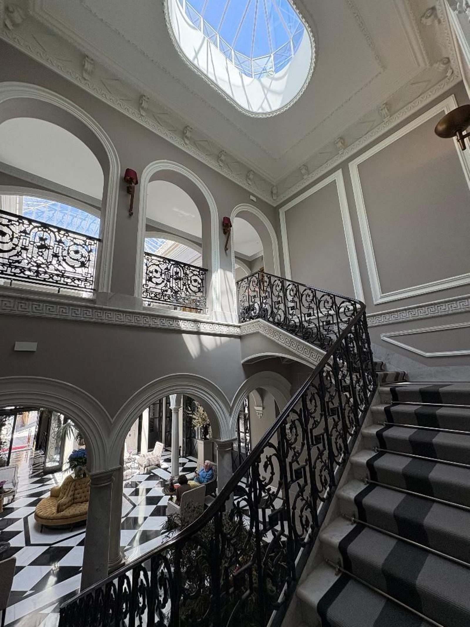 Imágenes del interior de uno de los hoteles más lujosos de Cádiz: el hotel Casa Palacio María Luisa de Jerez Imágenes del interior de uno de los hoteles más lujosos de Cádiz: el hotel Casa Palacio María Luisa de Jerez