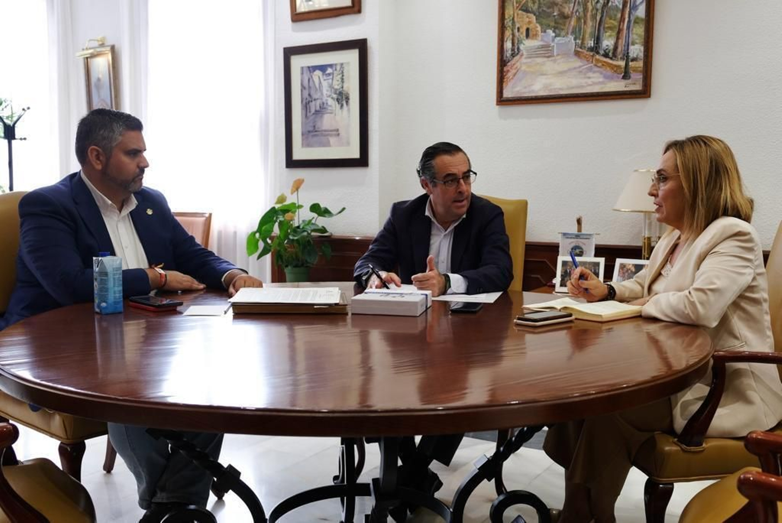 De izquierda a derecha, Josele González, Miguel Briones y María Dolores Olmedo.