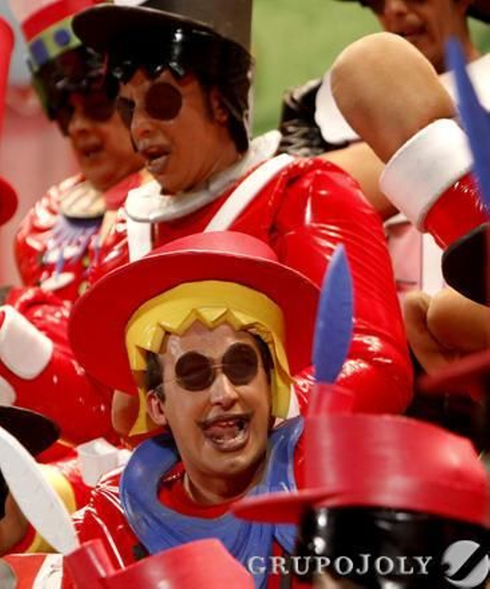 Coro 'Los muñecos de Cádiz otra vez...'  Foto: Lourdes de Vicente / Jesus Marin