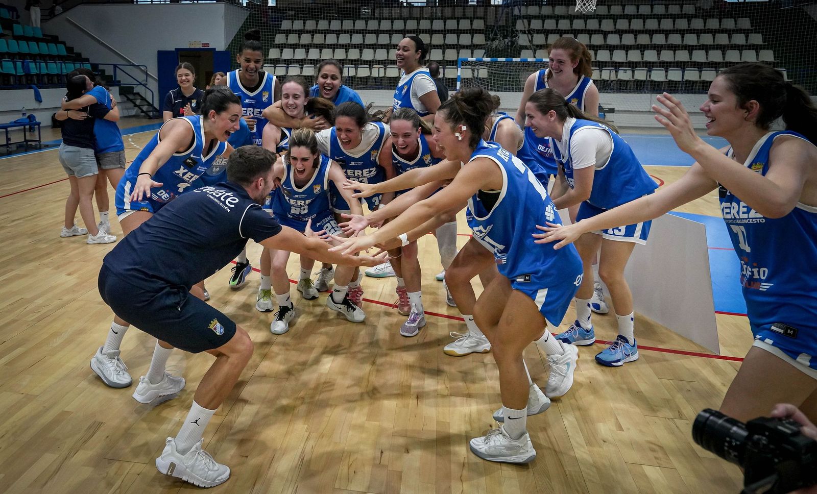 Imágenes del ascenso del Xerez CD Baloncesto a la Liga Femenina 2