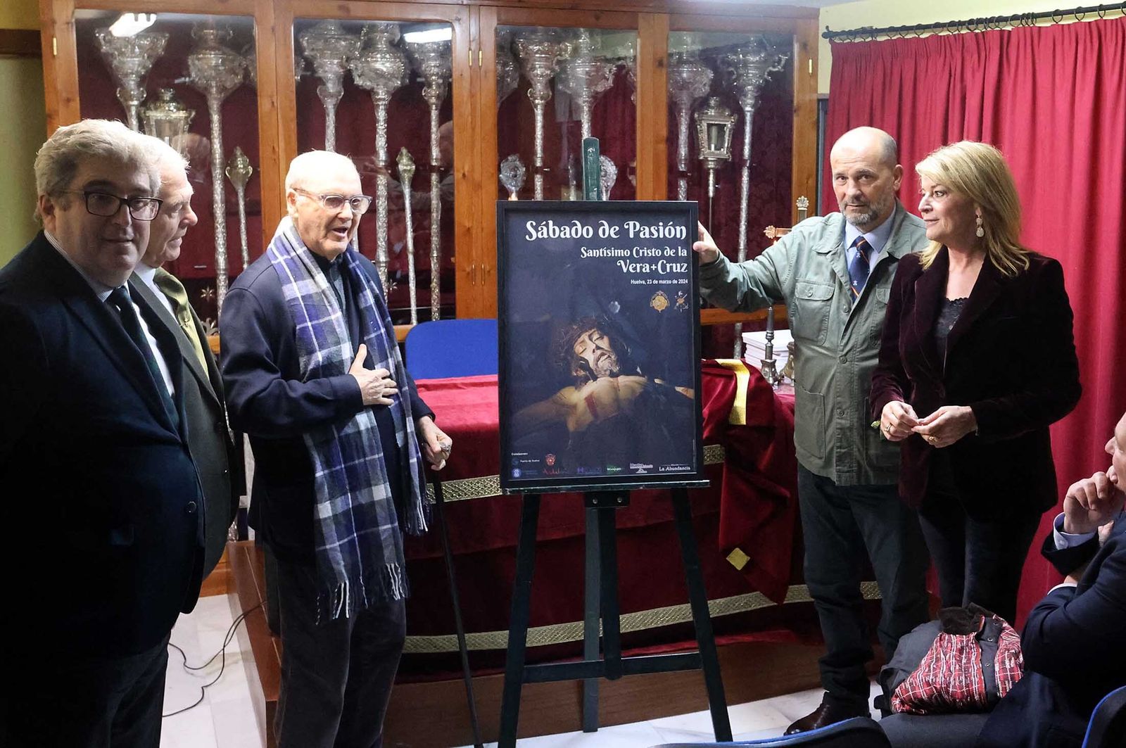 Imágenes del cartel al Cristo de la Vera+Cruz para la salida de la Legión en Huelva