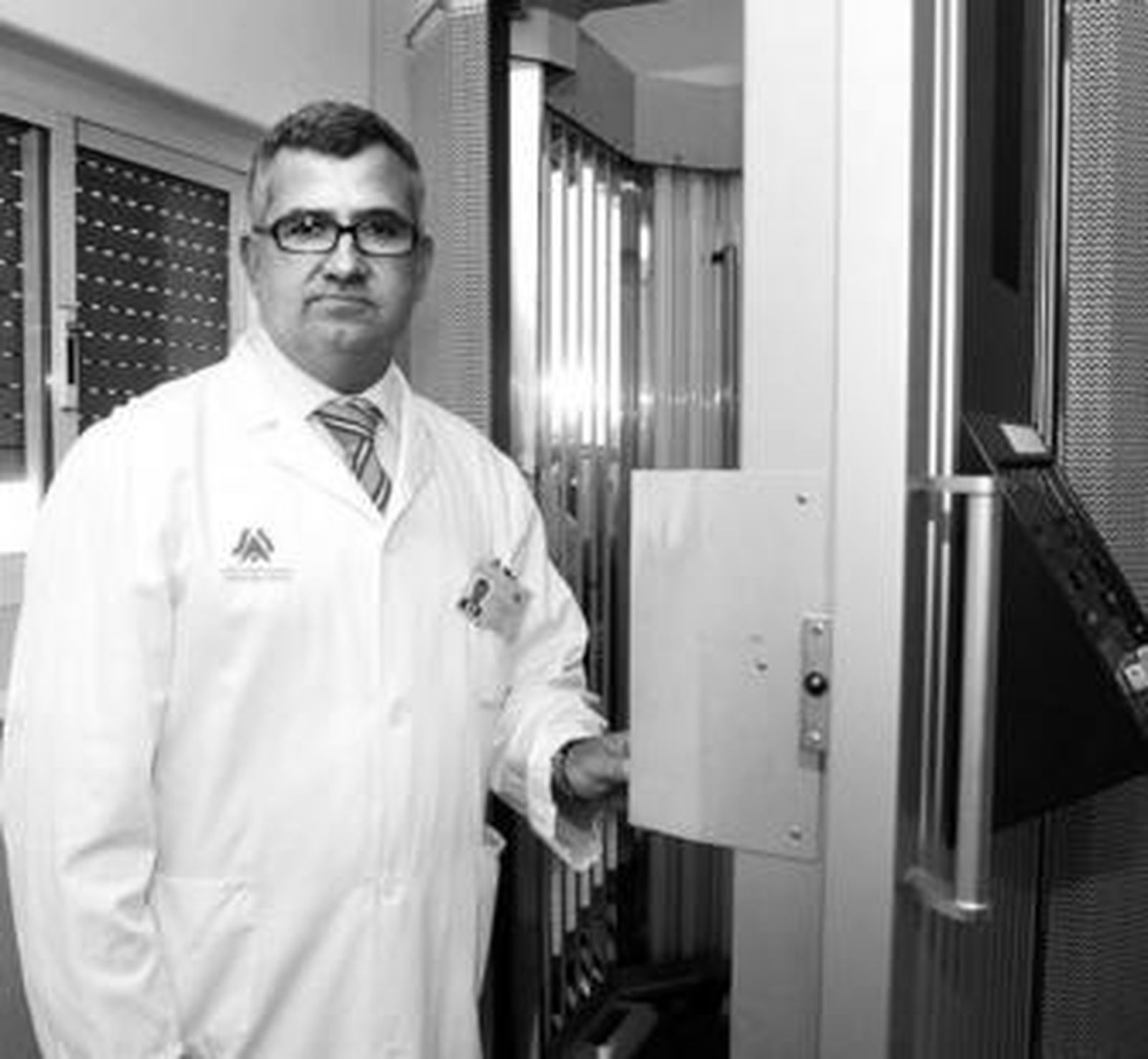 Alberto Herrera, especialista de Dermatología en el Hospital Virgen Macarena.