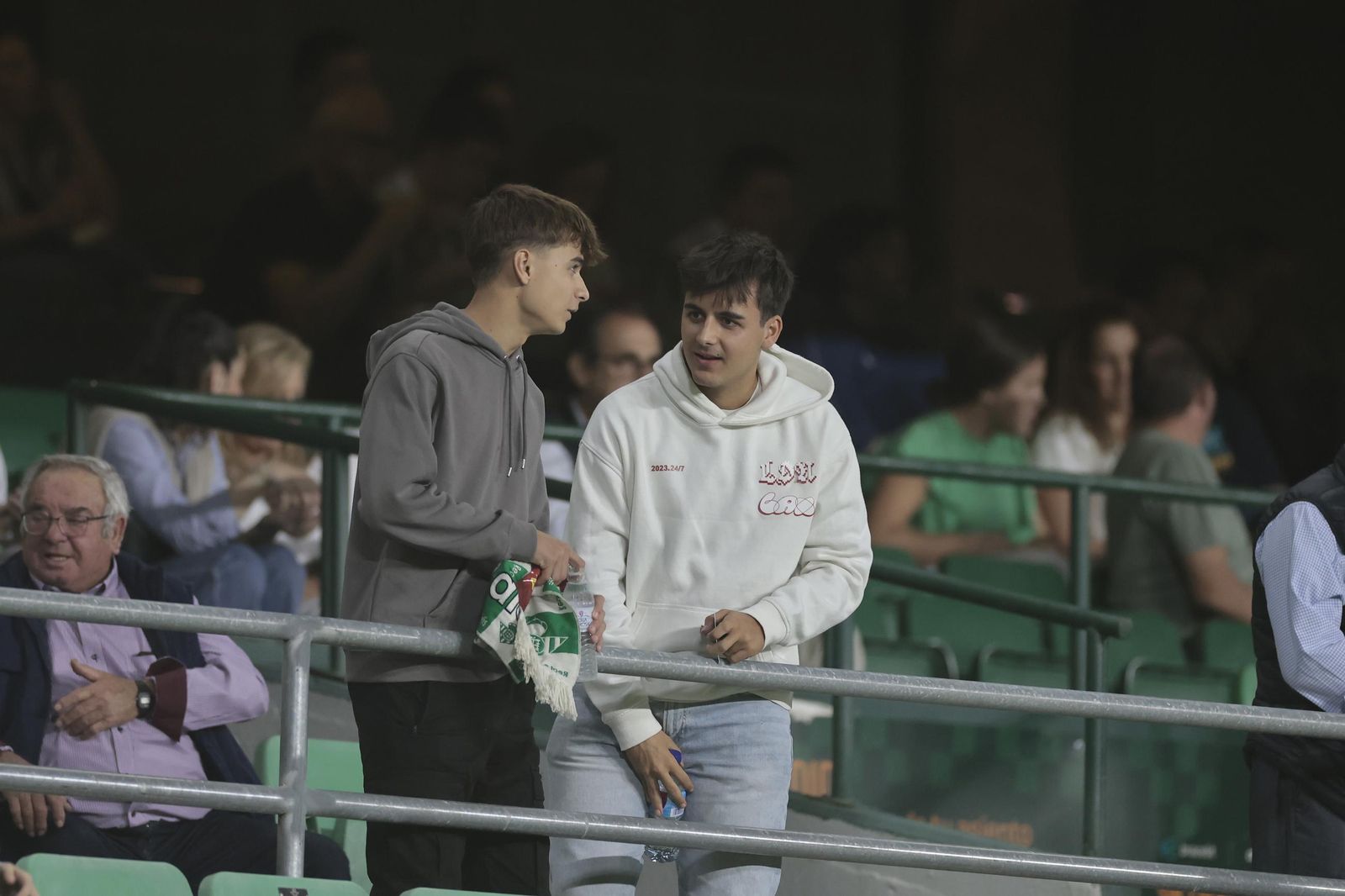 Búscate en las fotos del Betis-Copenhague