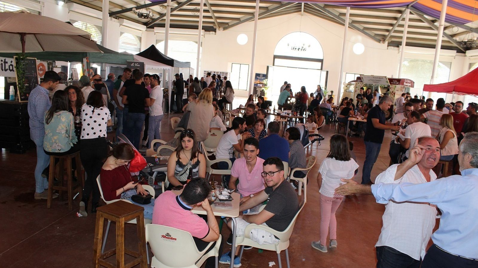 Edición pasada de la Feria de la Cerveza Artesana, en Fuentes de Andalucía.