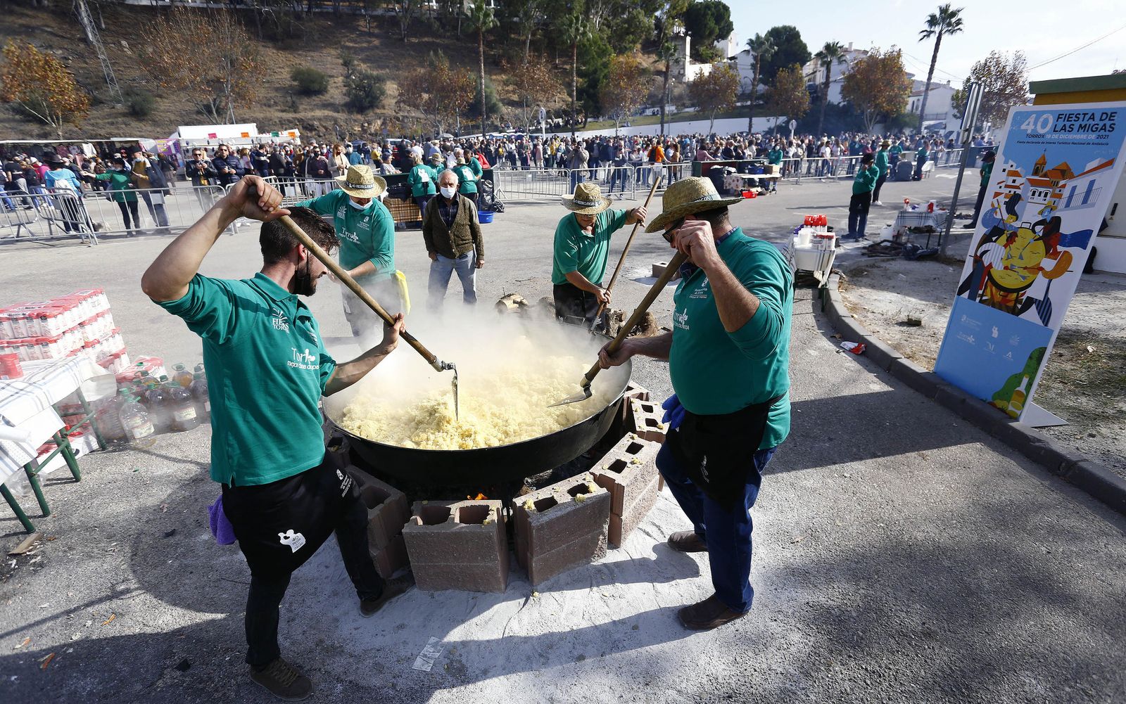 El Día de las Migas de Torrox, en fotos