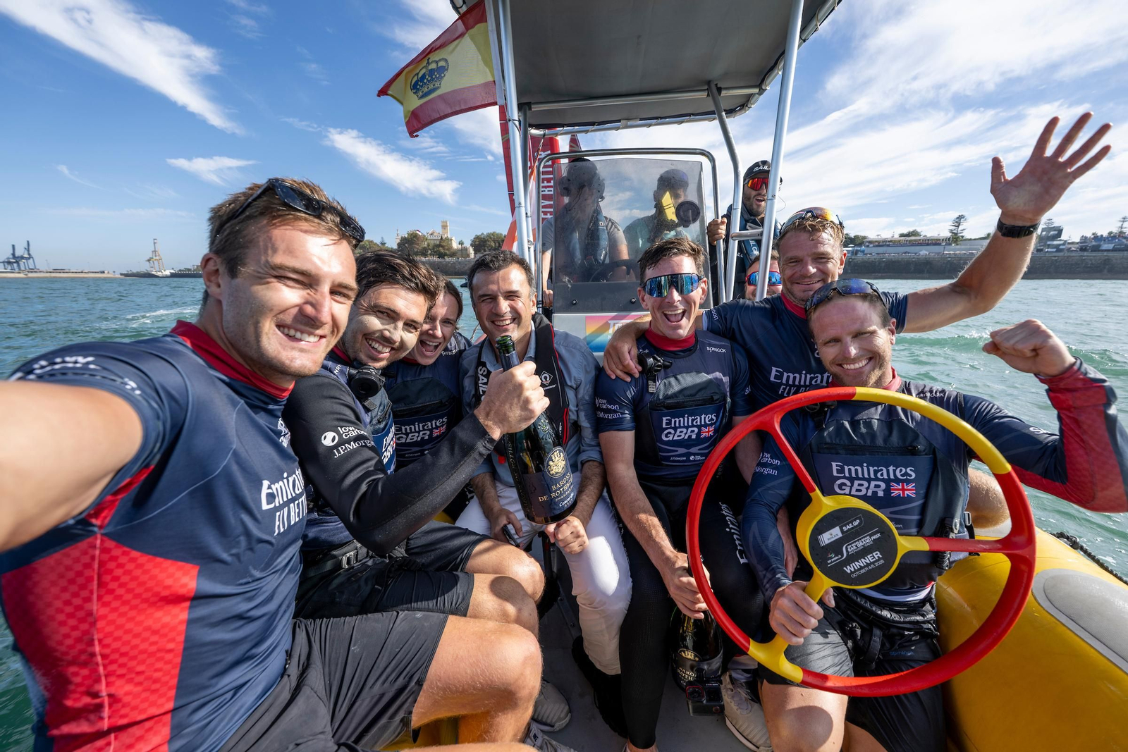 Las imágenes que dejó en Cádiz el domingo de Sail GP