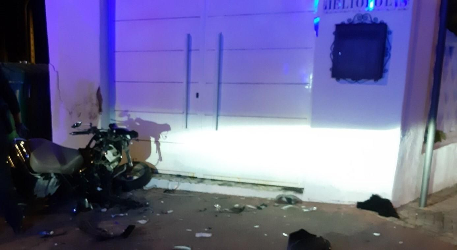 Vehículo en el que viajaba el joven.