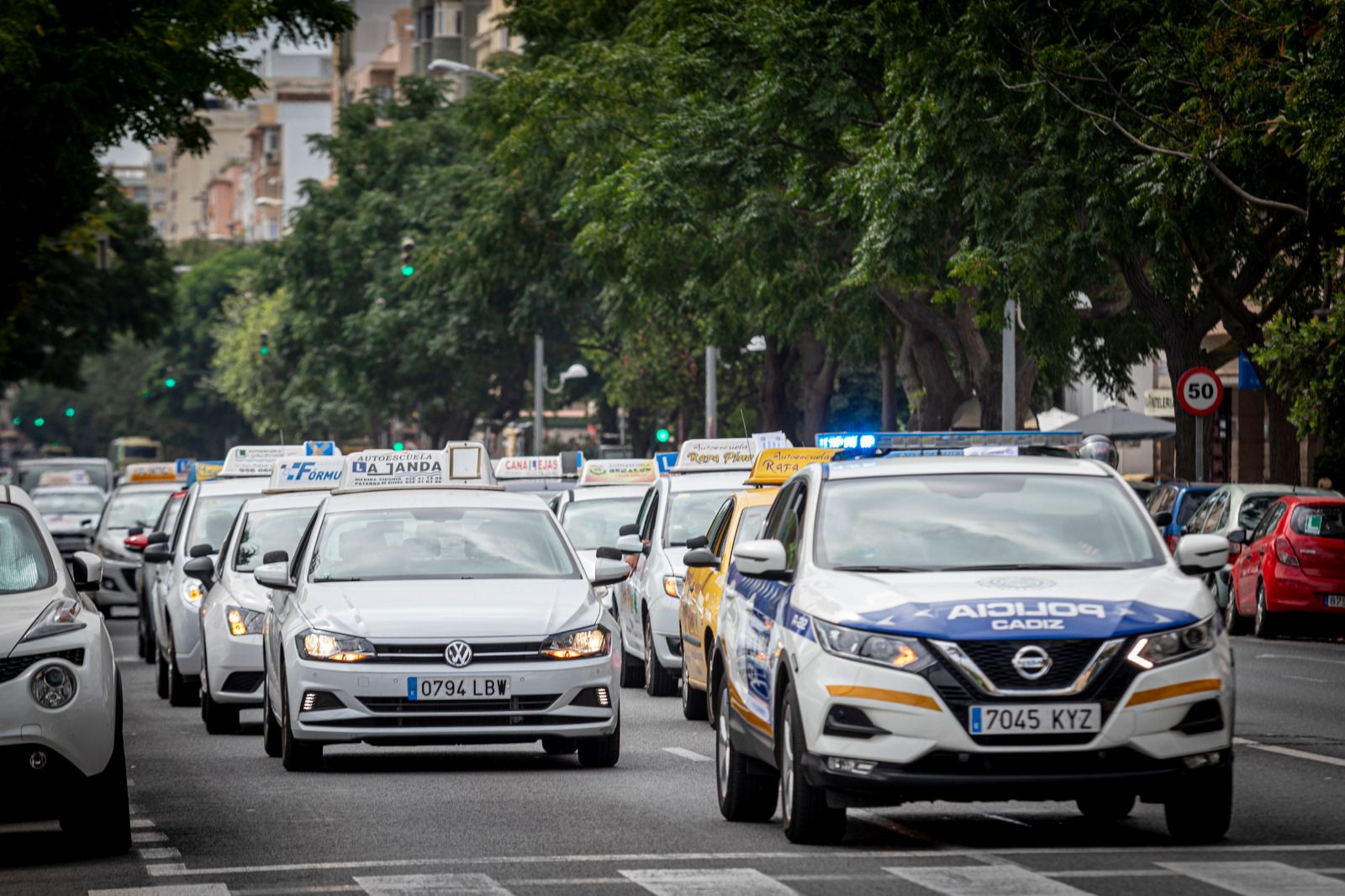 Cararavana-Protesta de las autoescuelas en Cádiz