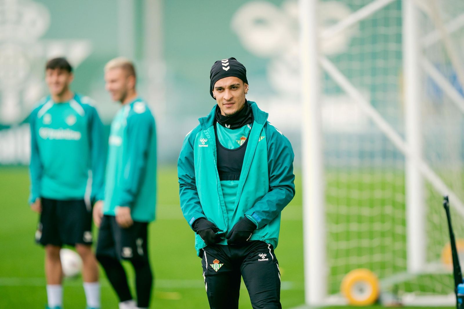 Antony, en un entrenamiento reciente de los verdiblancos en la ciudad deportiva.