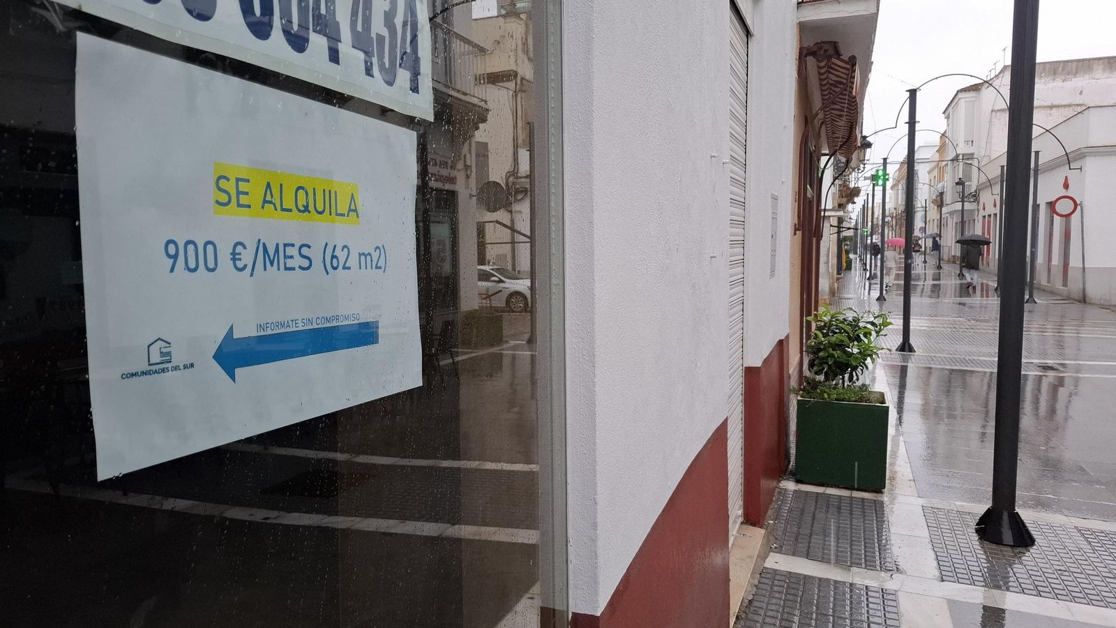 Uno de los locales en alquiler en la calle De la Plaza