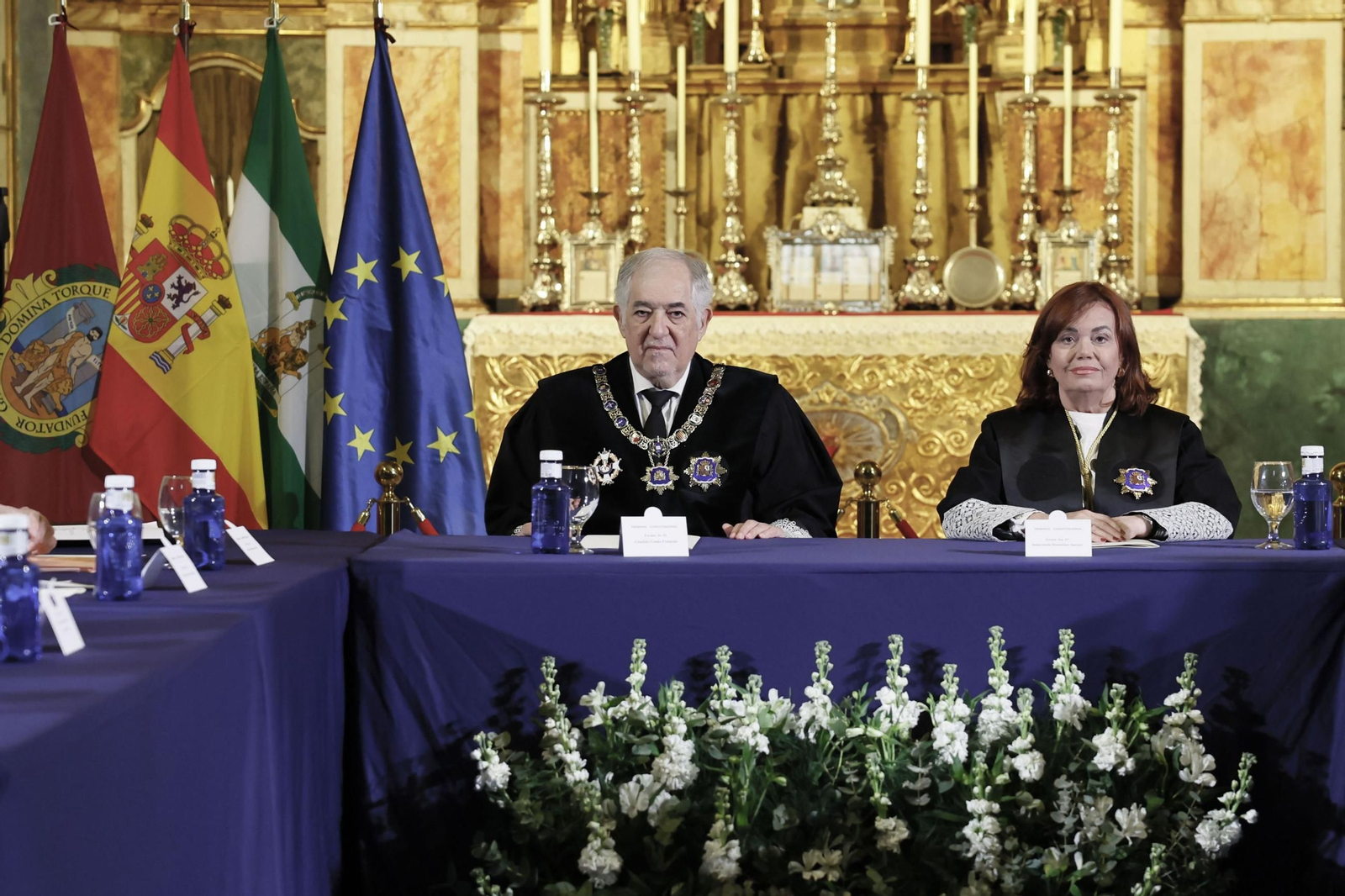 El presidente del Tribunal Constitucional, Cándido Conde-Pumpido, y la vicepresidenta del Tribunal de Garantías, Isabel Montalbán.