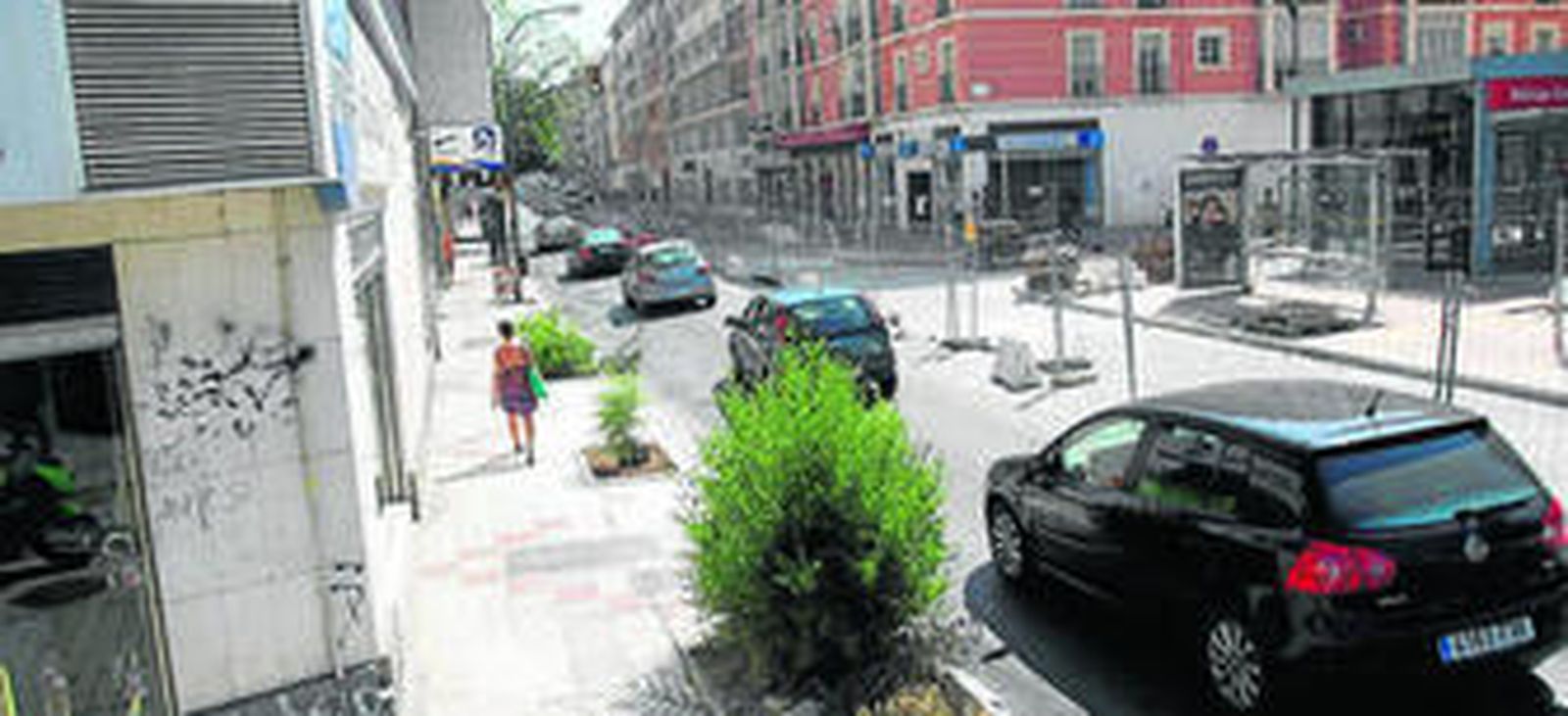 La calle Cuarteles con todo su primer tramo en obras, fotografiada ayer.