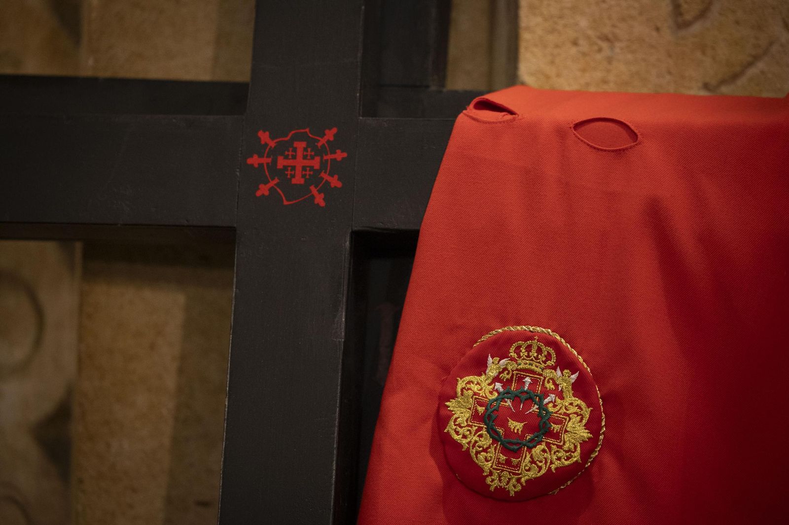 Imágenes de la salida de Misericordia en la Semana Santa de El Puerto 2025