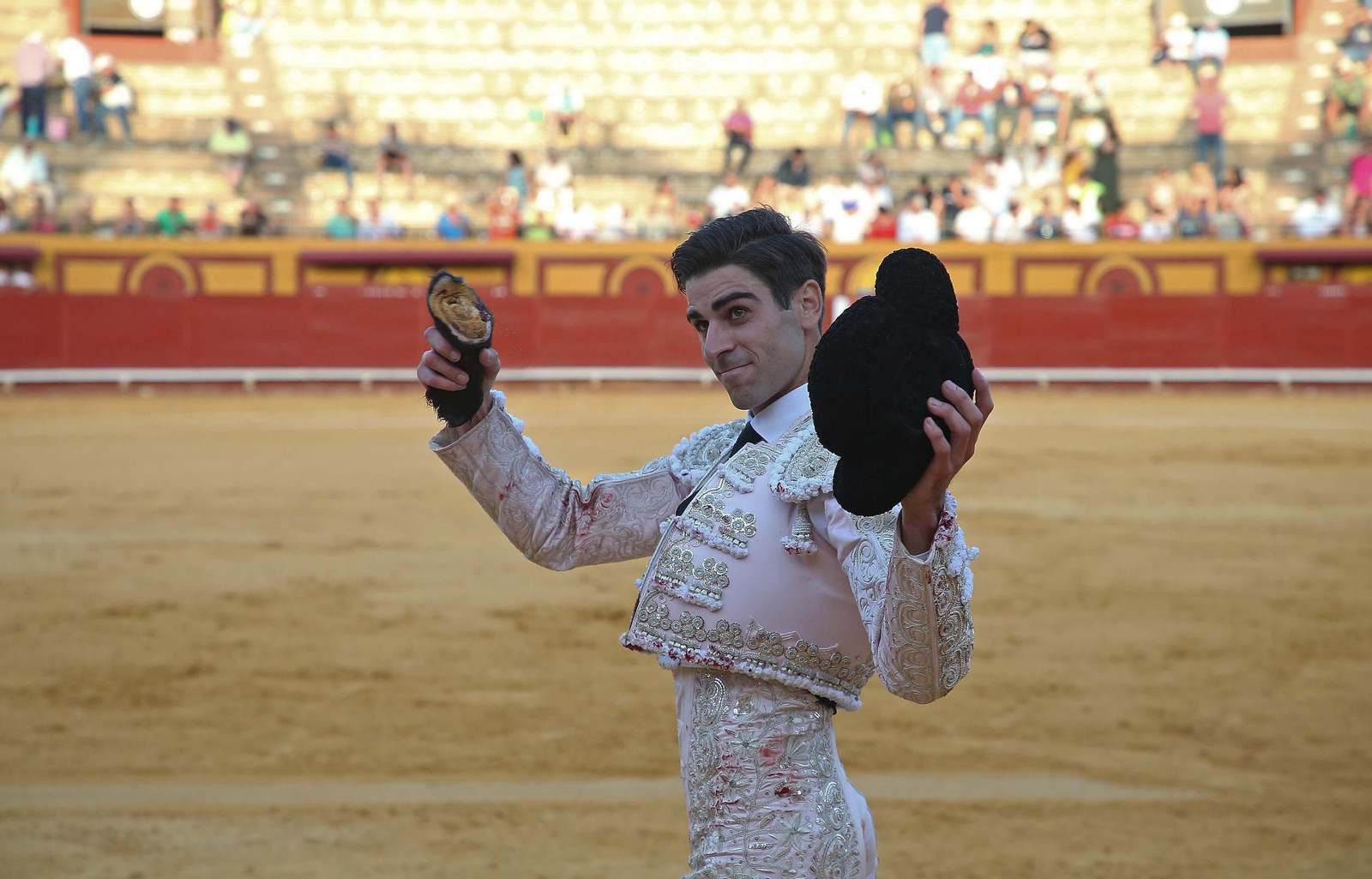 Fotos de la corrida del sábado de la Feria Taurina de Algeciras 2023: Antonio Ferrera, Manuel Escribano y Miguel Ángel Pacheco