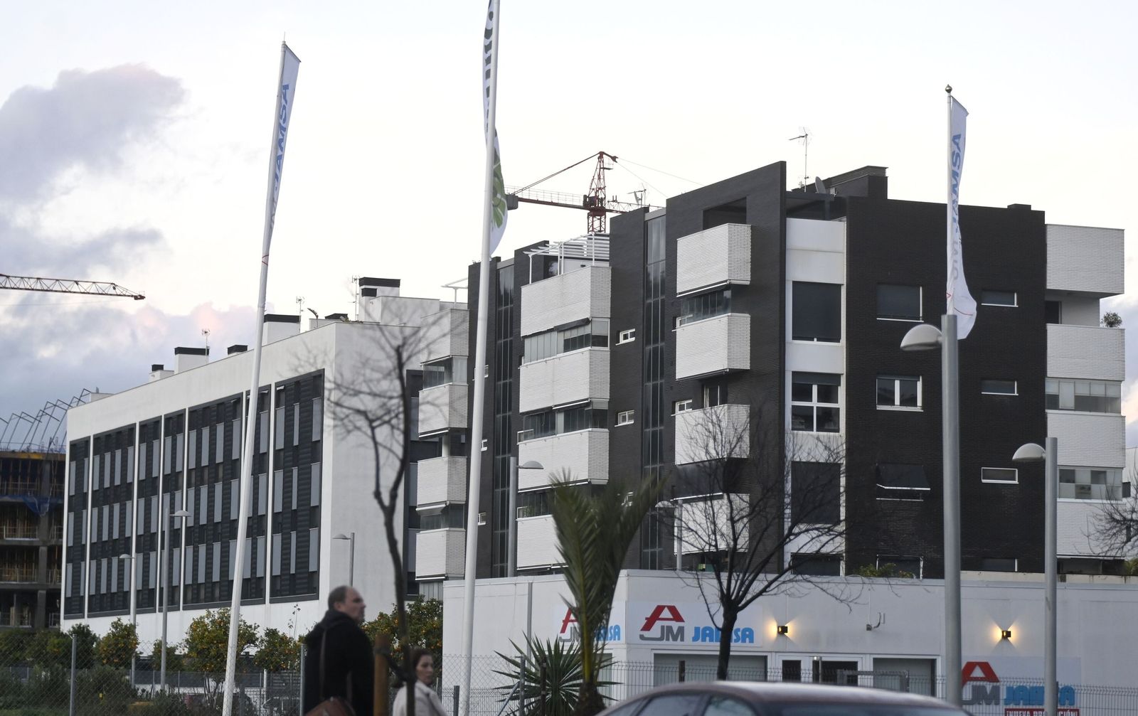 Un paseo por los edificios 'cebra' de los barrios nuevos de Córdoba