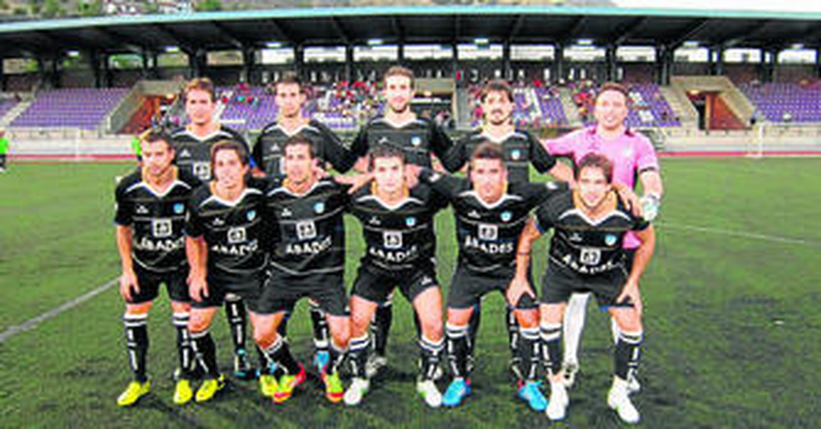 Formación inicial en el último partido de los lojeños en la pretemporada.