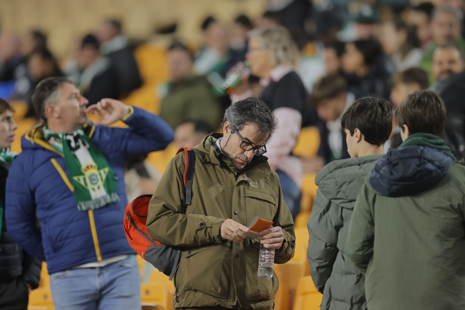 Buscate en las fotos del Betis - Feyenoord