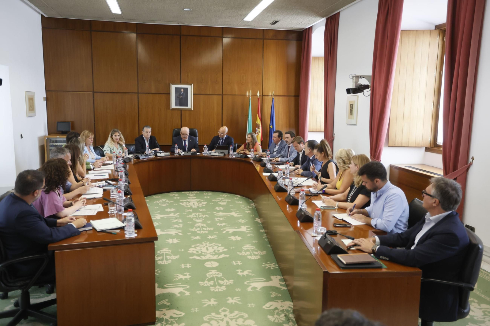 Reunión de la Diputación Permanente de Andalucía en el Parlamento.
