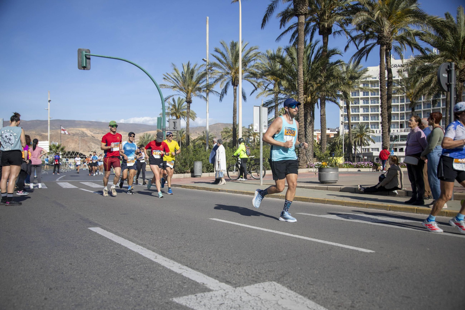 El Medio Maratón de Almería 2025, en imágenes