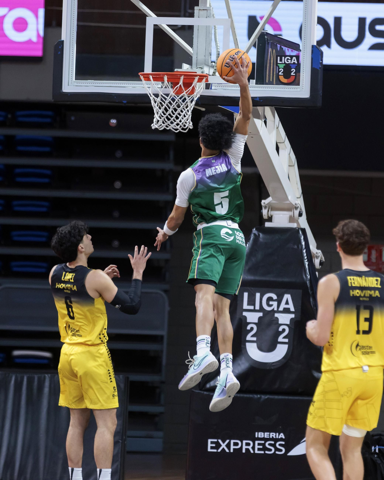 El Unicaja Alhaurín de la Torre conquista La Laguna (66-69)