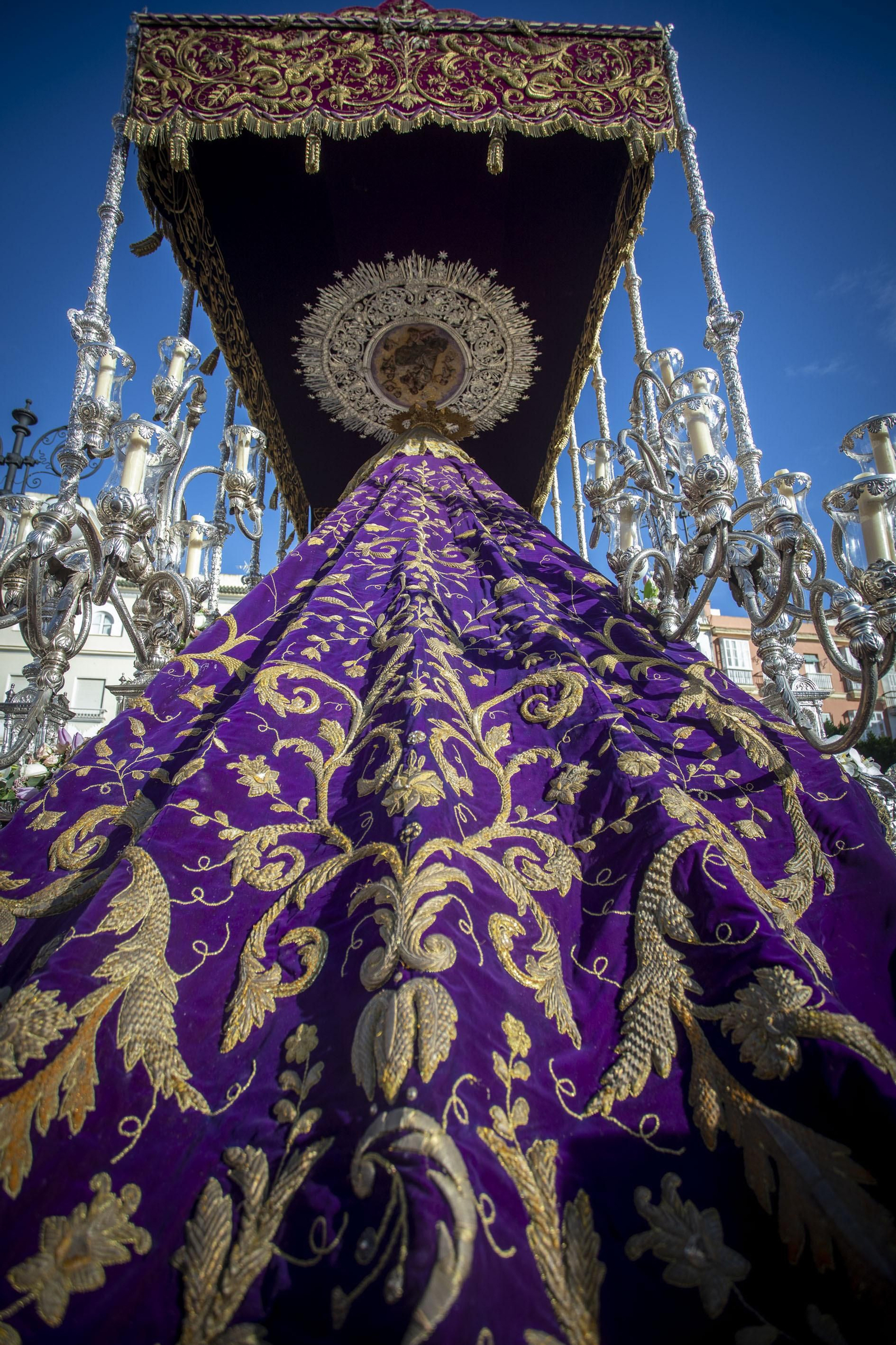 Las imágenes de la cofradía de Columna en la Semana Santa de Cádiz 2022