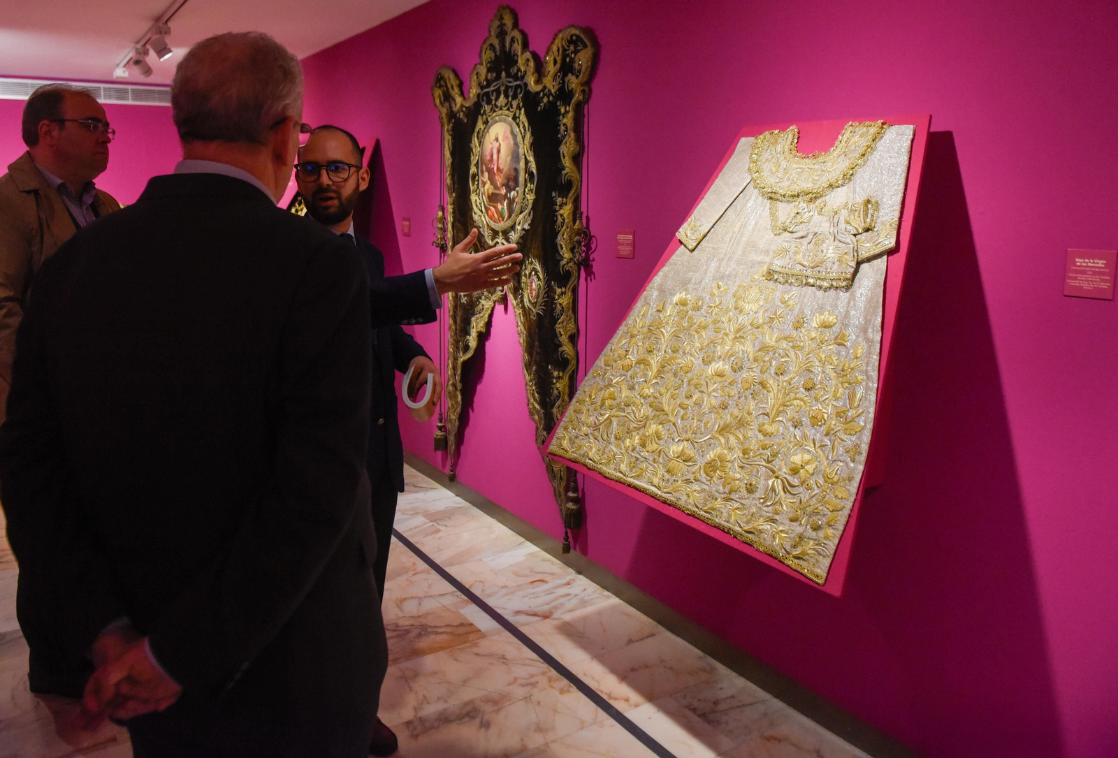 La excelencia de la pintura, la orfebrería y el bordado, en la fundación Cajasol