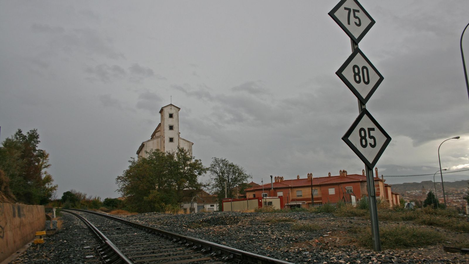 Curva de salida de la Estación de Guadix