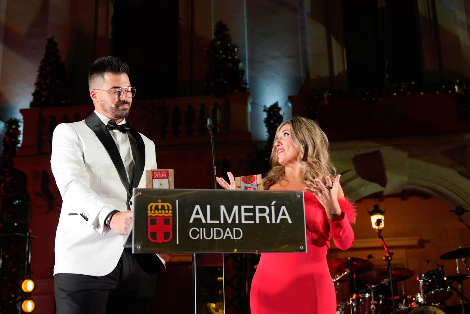 Almería despide con los 12 tomates cherry de la suerte el año 2025