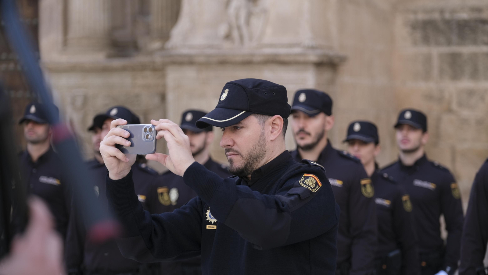 Imágenes del acto del 200 aniversario de la Policía Nacional, en Almería