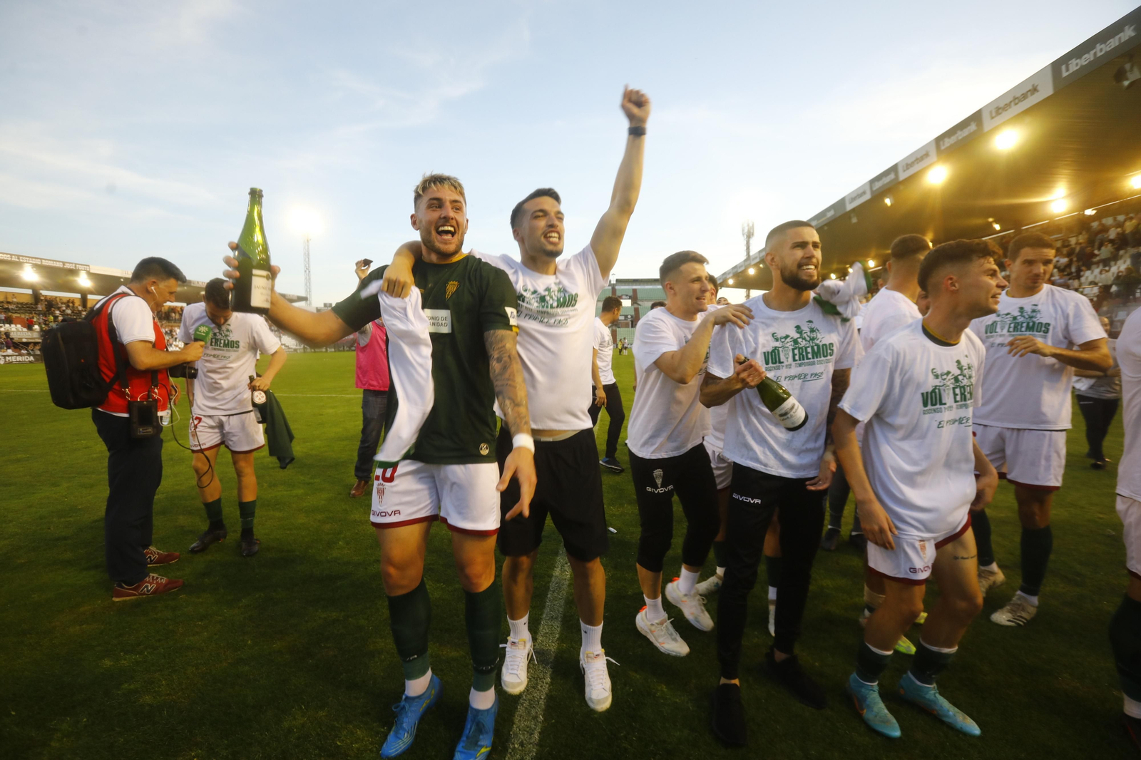 Las imágenes de la fiesta del ascenso del Córdoba CF en Mérida
