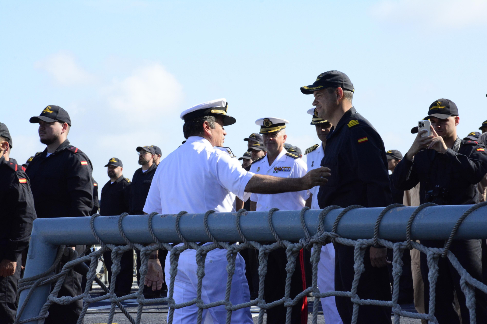 Armada: Las imágenes de la despedida a la fragata Navarra en la Base de Rota