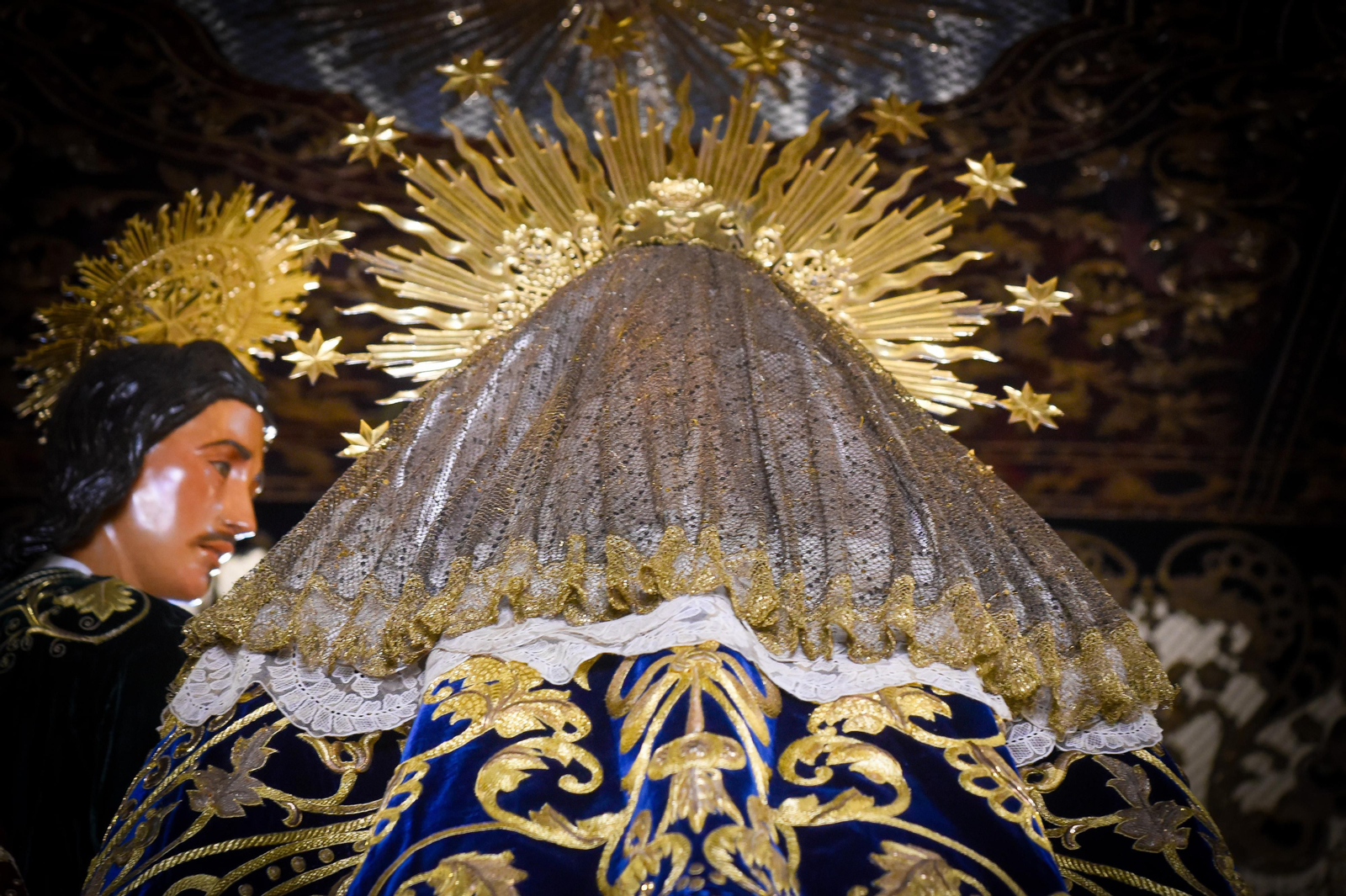 Fotografías de la Virgen del Dulce Nombre en su paso vestida como hace 100 años