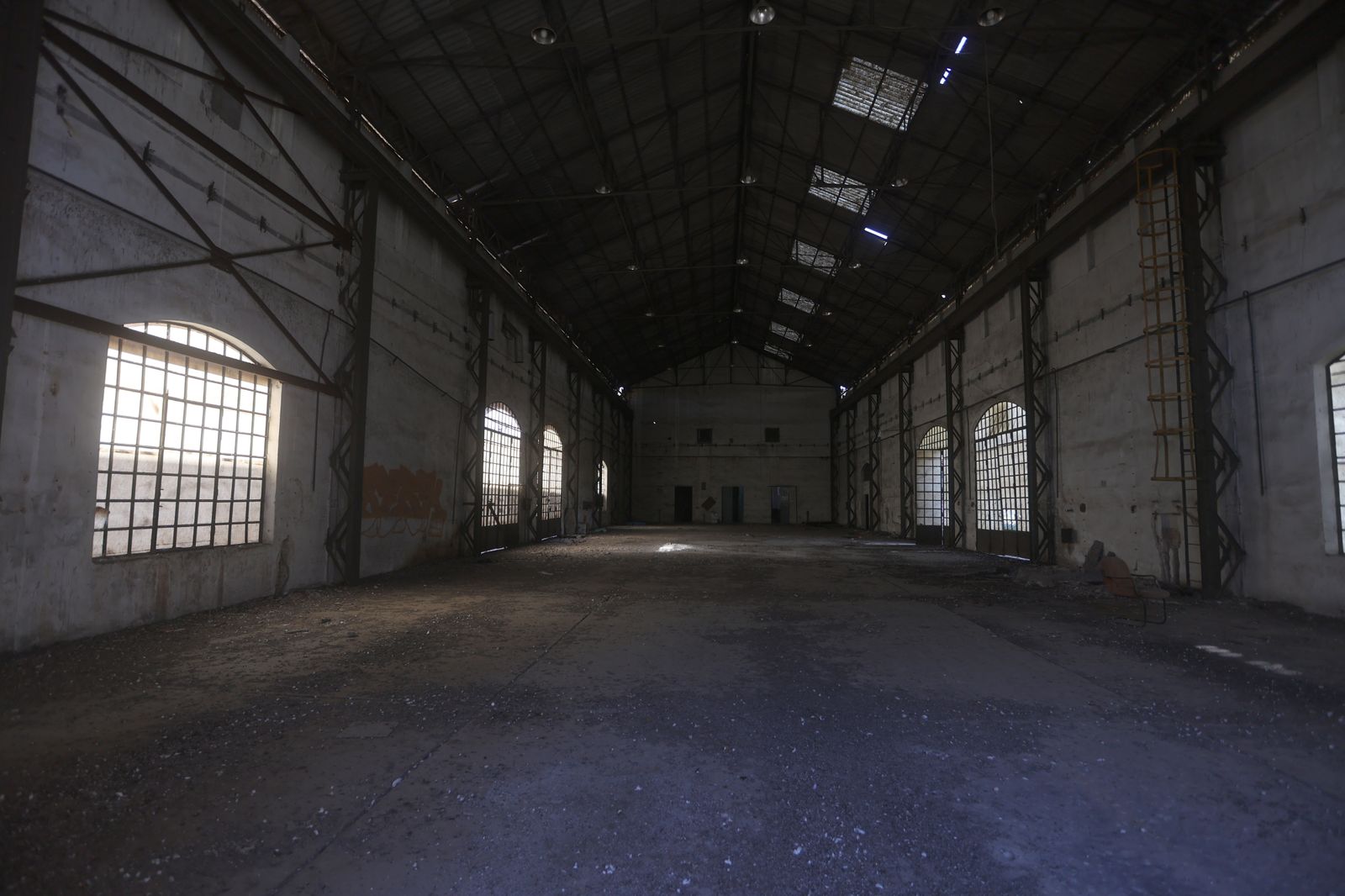 Carolina España visita la antigua fábrica de Artillería