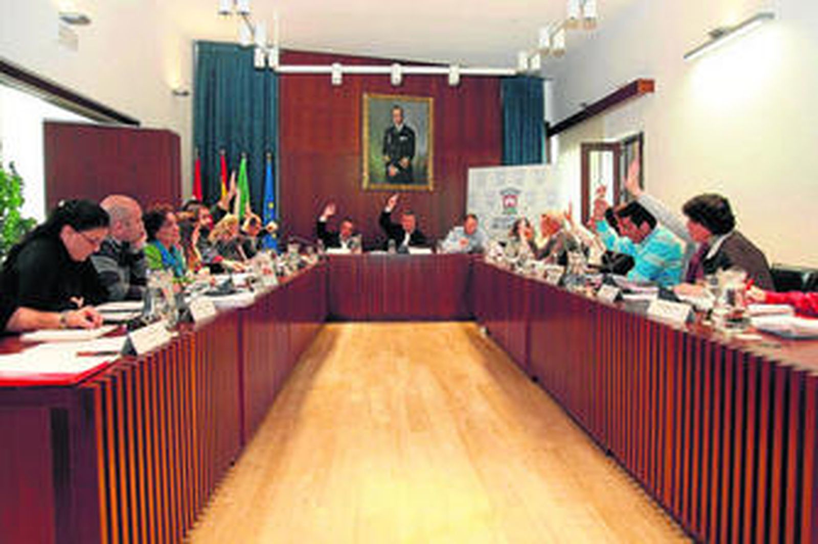 Un momento del Pleno de Cartaya en el que se aprobó el plan de ajuste.