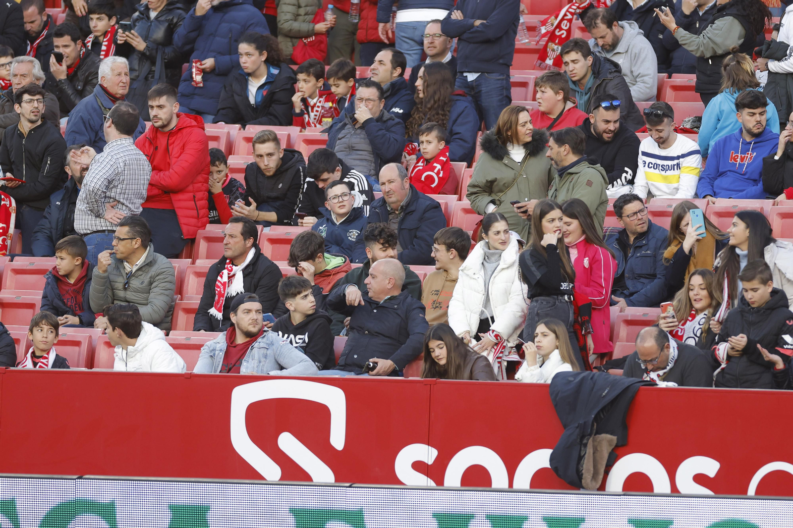 Búscate en las fotos del Sevilla-Mallorca