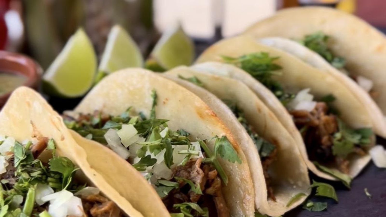 Taco de carnitas michoacanos