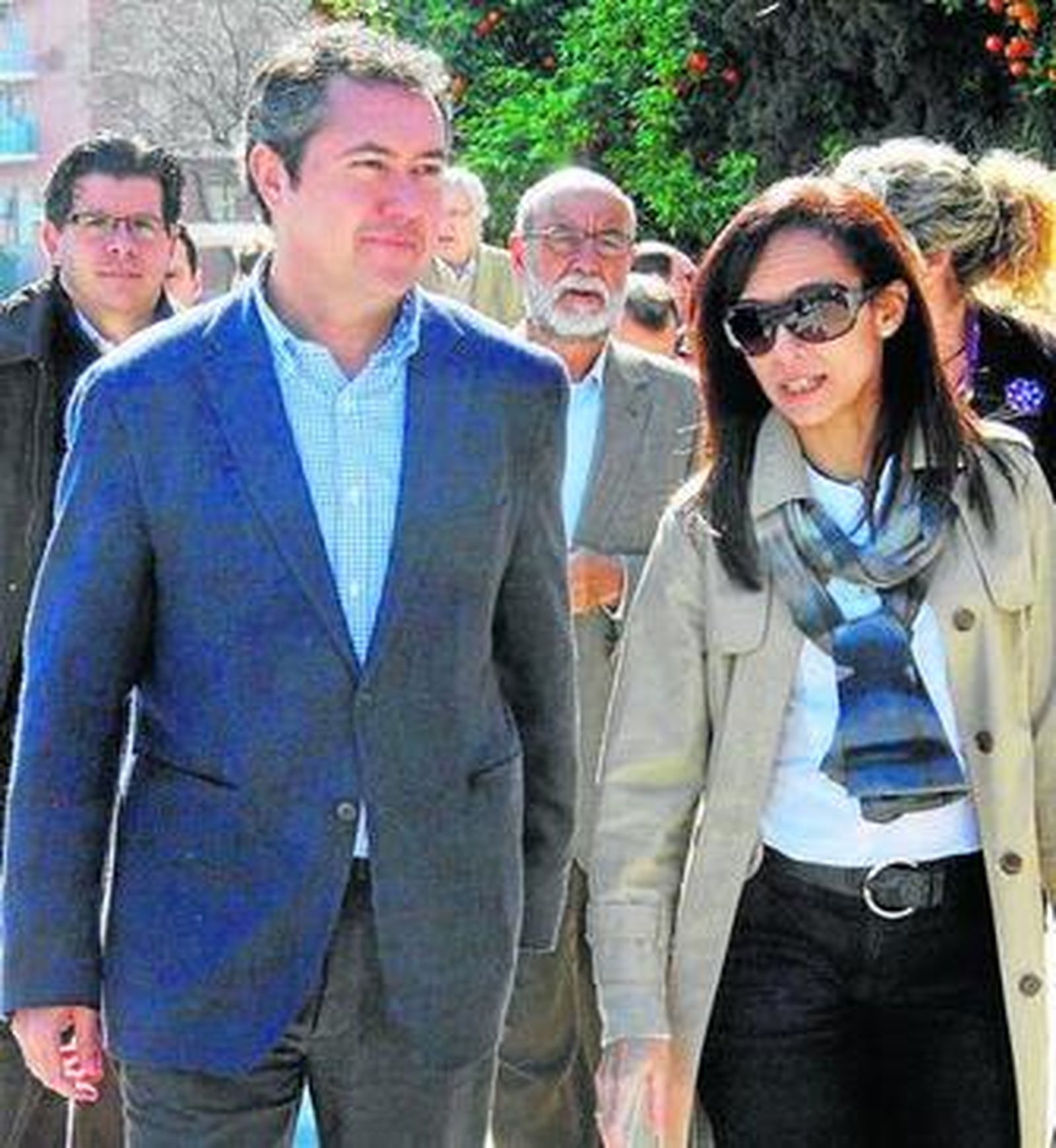 Juan Espadas junto a Beatriz Corredor.