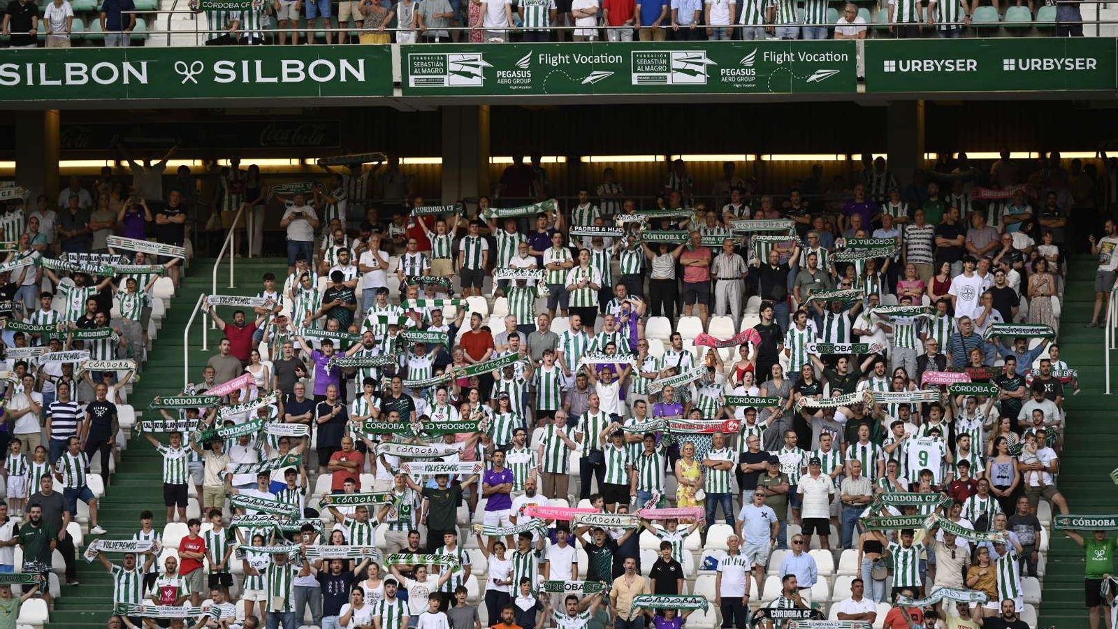 Las mejores fotos del ambiente en El Arcángel para el Córdoba CF - Albacete