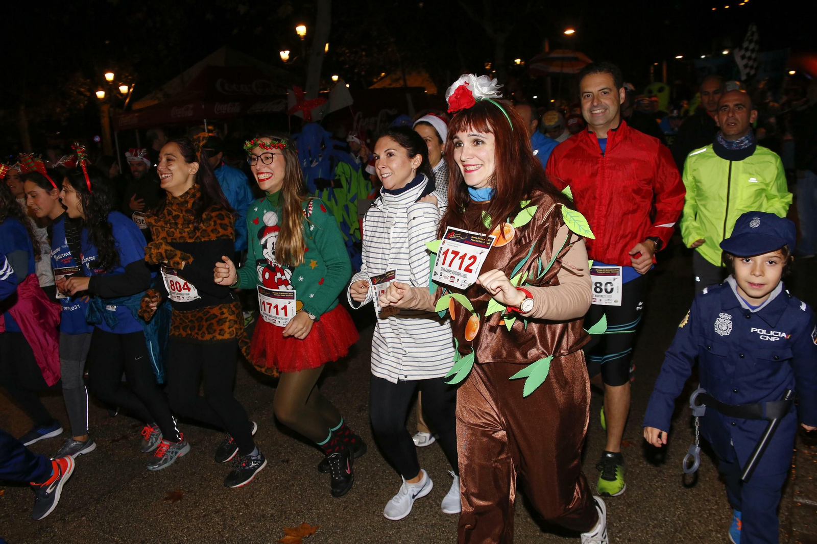 Las imágenes de los mejores disfraces en la Carrera de la Suerte de Granada