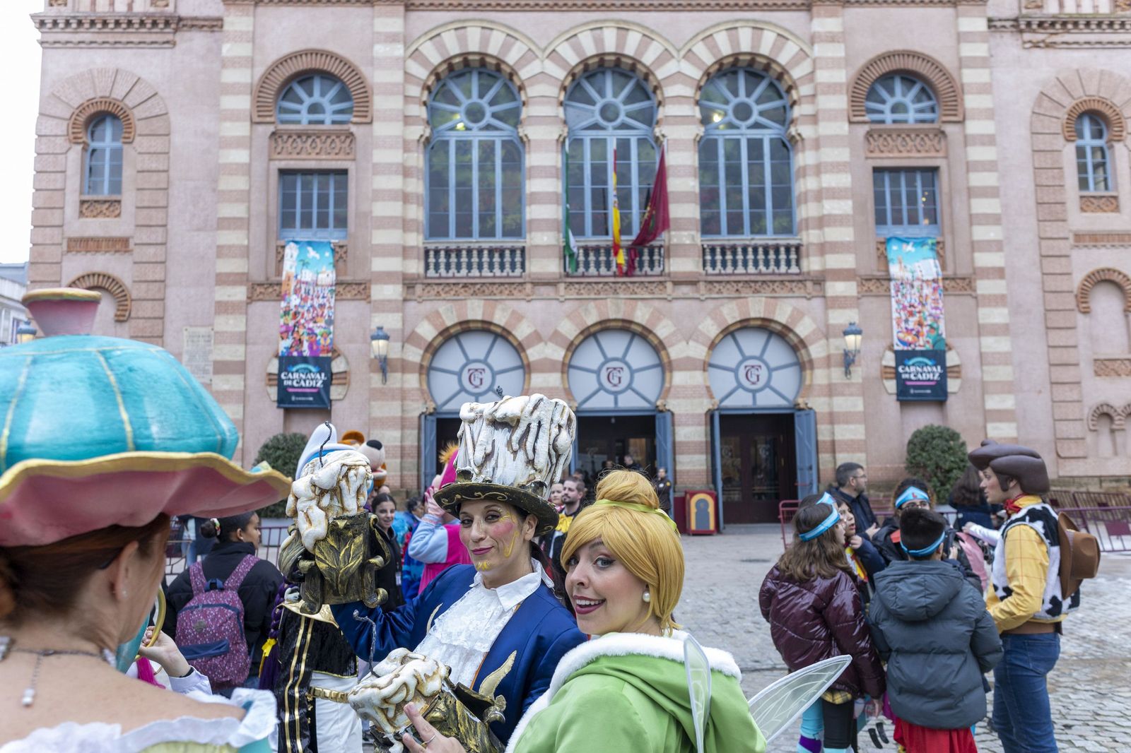 El Carnaval en la calle calienta motores: pregón infantil y concierto en San Antonio