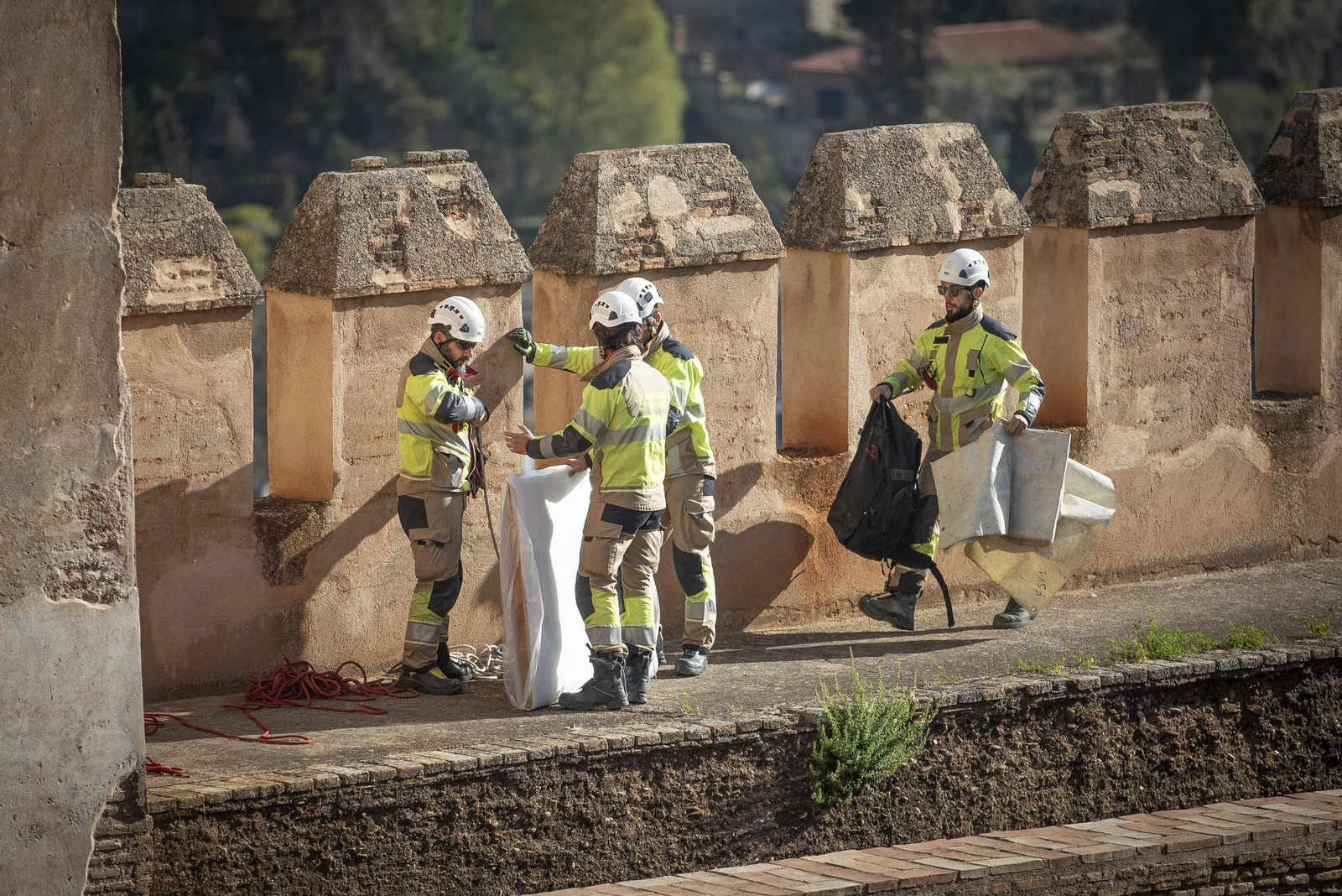 El simulacro de protección del patrimonio de Granada ante terremotos, en imágenes