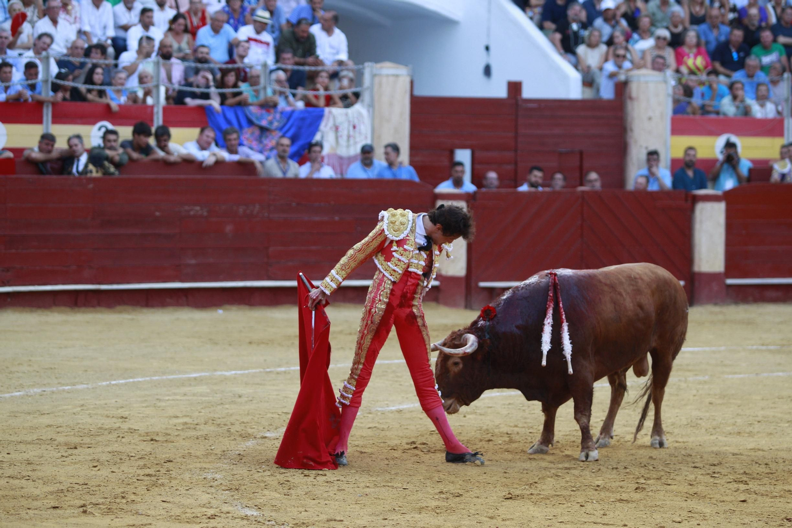 La despedida del torero Enrique Ponce de la Feria de Almería 2024, en imágenes