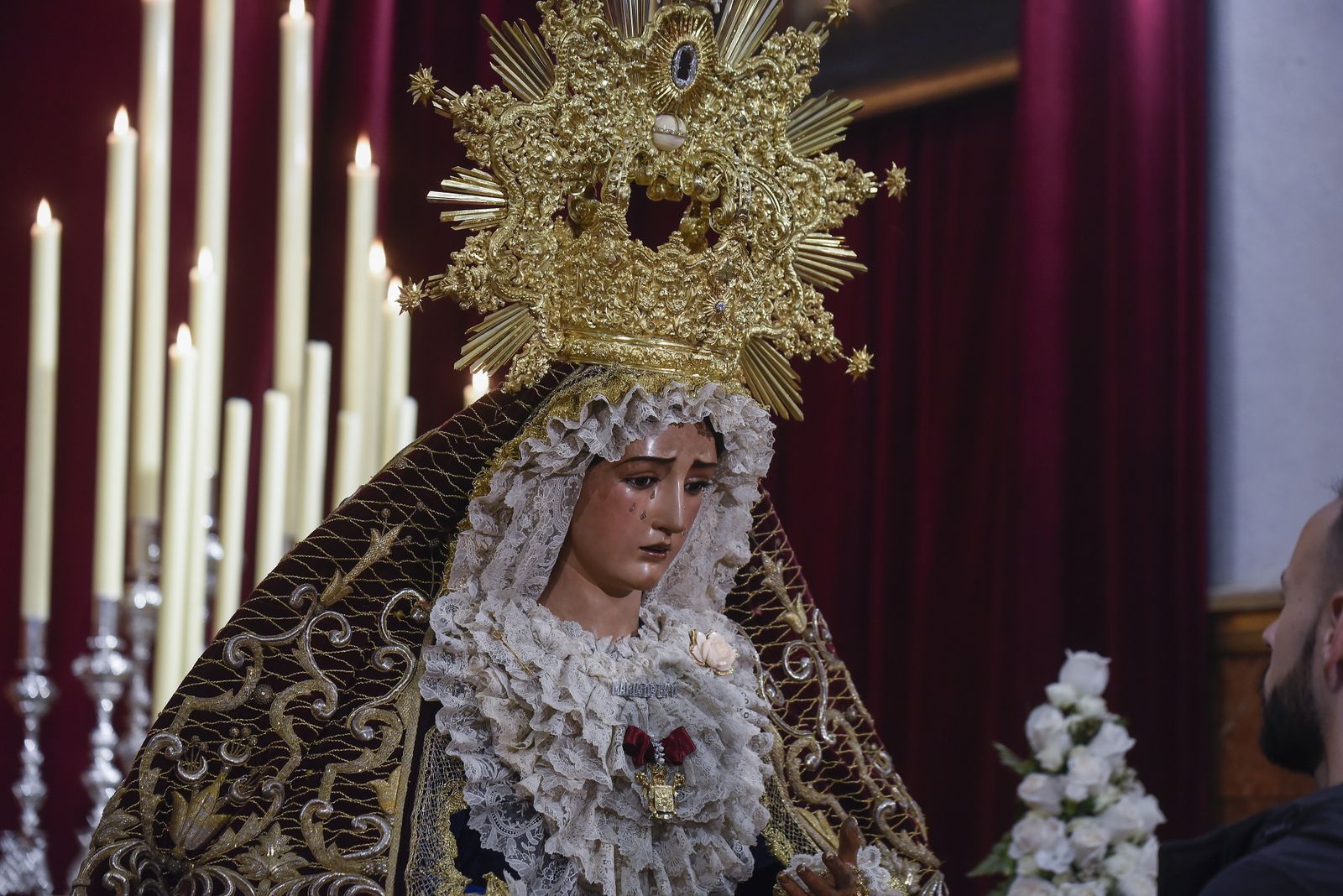 Las imágenes del besamanos de la Virgen de la O