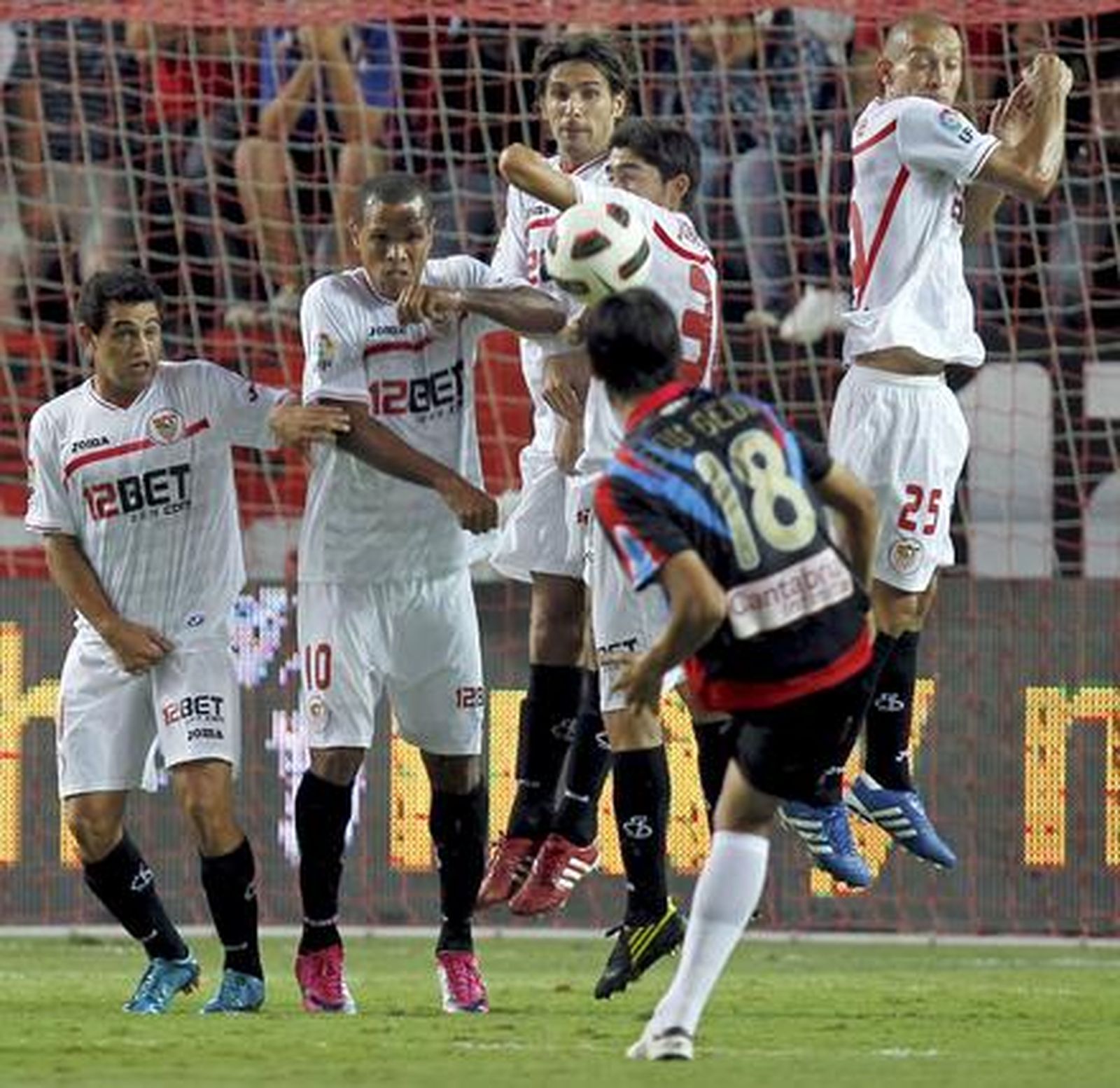 El Sevilla deja escapar otros dos puntos del Sánchez Pizjuán. / EFE