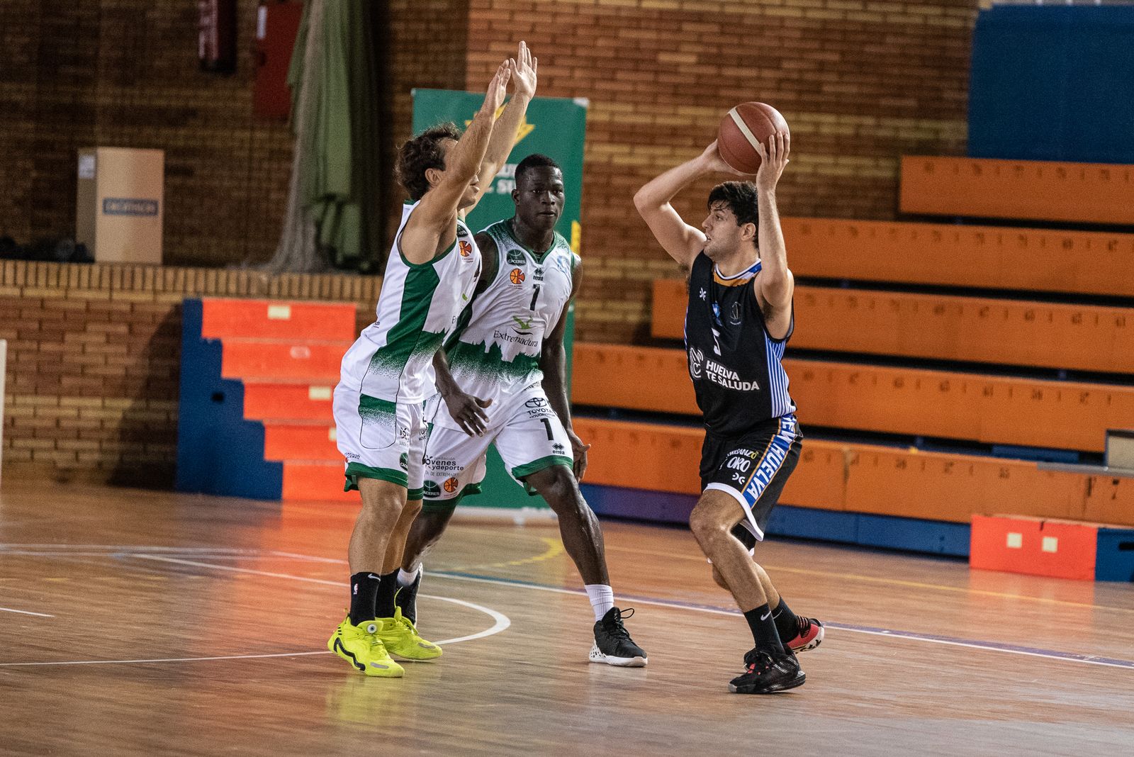 Baloncesto: Imágenes del Huelva Comercio - Extremadura